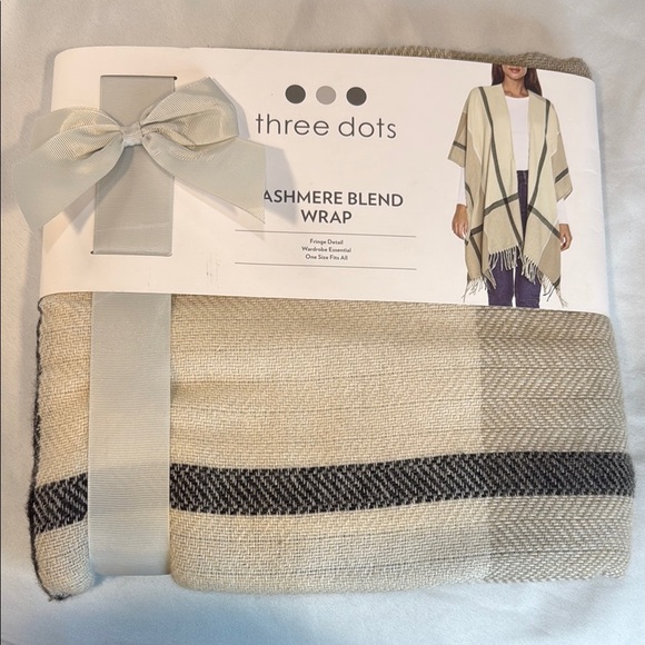 Three Dots Cashmere Blend Wrap, Cream plaid, OSFA, fringe detail, soft! NWT - Picture 3 of 6